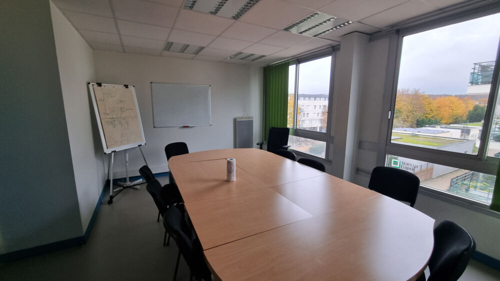   OPPORTUNITÉ D'INVESTISSEMENT   ENSEMBLE DE BUREAUX EN CENTRE-VILLE Val de reuil