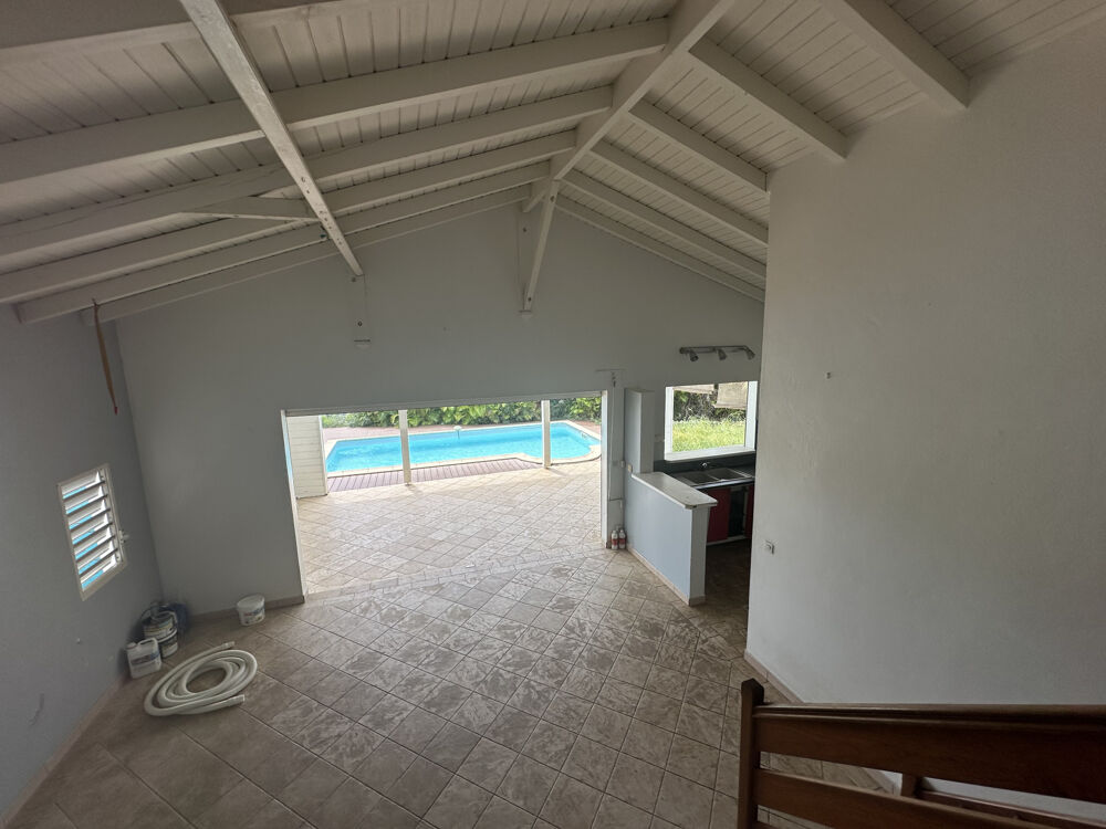 Villa 3 chambres de 110m2 environ sur un terrain de 750m2 avec piscine