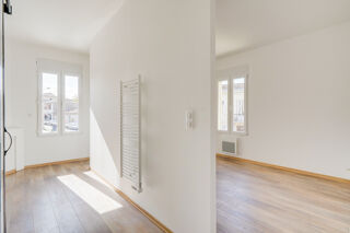  Immeuble à vendre 7 pièces 240 m² Ambares et lagrave