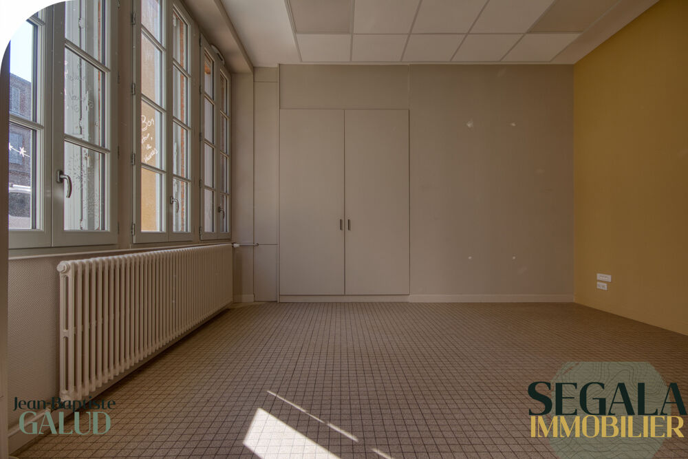   Bureau lumineux en hyper centre   stationnement privé   Albi Albi