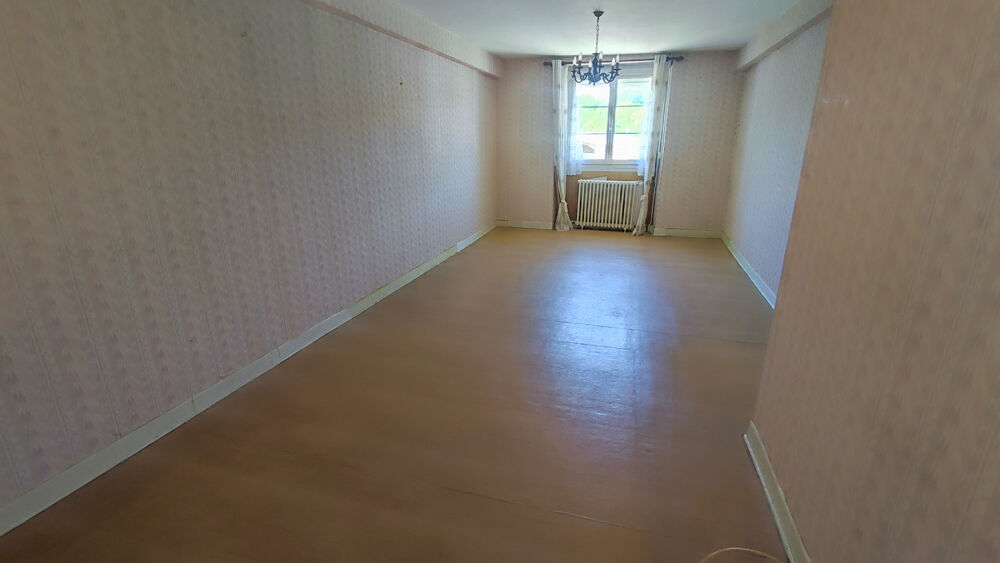 Bâtisse en pierre avec grange de plus de 260m2 -Fort potentiel aux portes d'Oloron