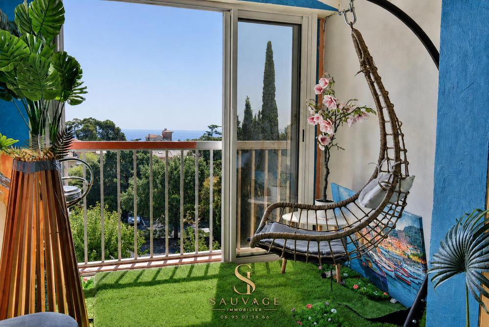 T2 de 29 m2 avec terrasse, vue mer et garage Centre-ville de Saint-Aygulf et plage à pied
