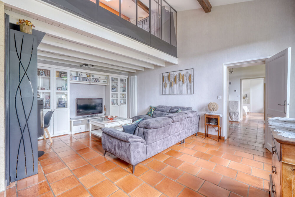 Maison 7 pièces en R+1 de 166m2 habitables sur parcelle de 714m2
