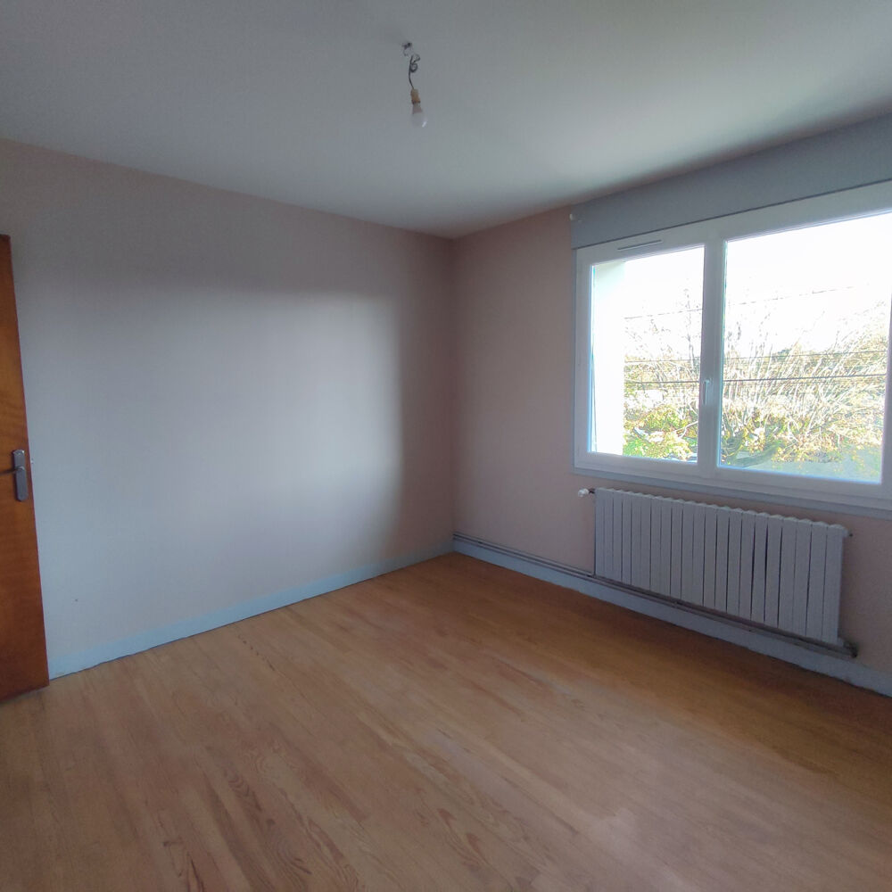 Maison spacieuse avec trois belles chambres et dépendances