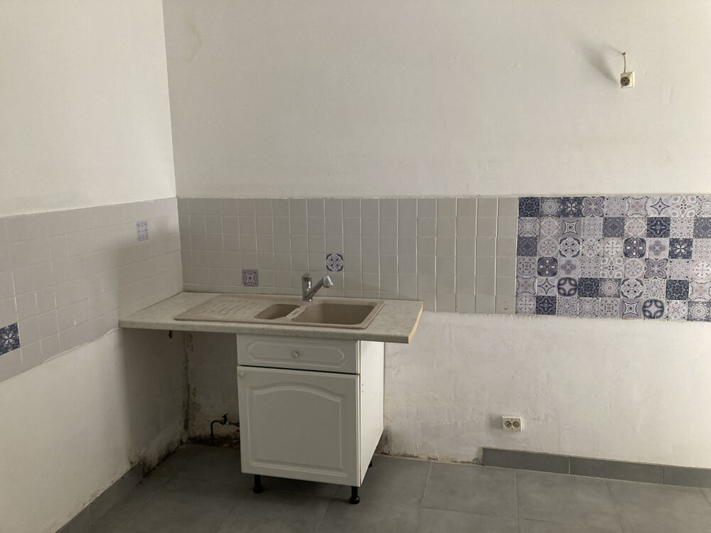 À VENDRE Appartement T4 en rez-de-jardin avec terrain privatif d'environ 400 m2