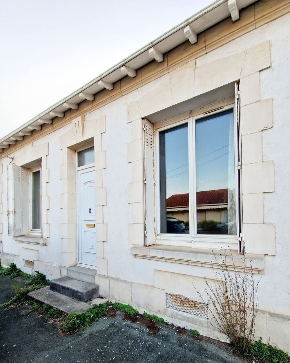 Échoppe de caractère à rénover Fort potentiel à La Rochelle quartier Trompette