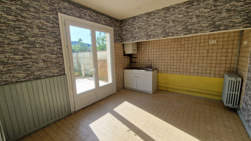 BEL INVESTISSEMENT AVEC EMPLACEMENT IDEAL