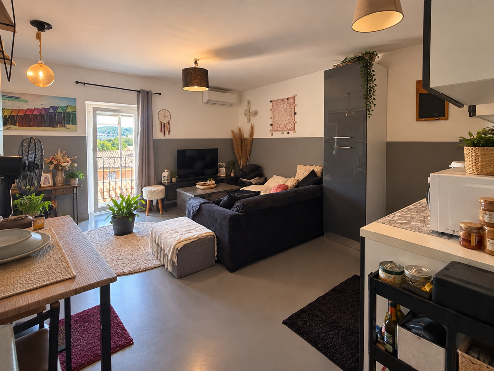 À VENDRE T4 LOUÉ ET CLIMATISE DERNIER ÉTAGE TERRASSE AVEC VUE