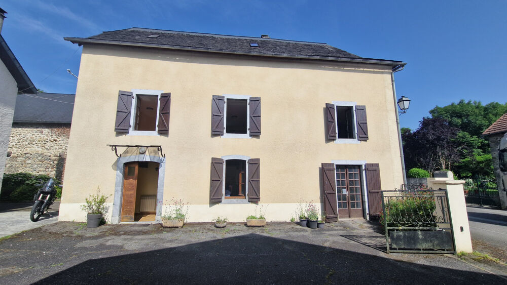 GROS POTENTIEL POUR CET ENSEMBLE IMMOBILIER