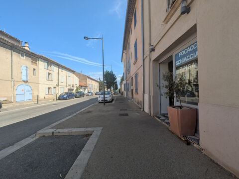 Murs commerciaux   Local en plein cœur de Meyrargues 150000 13650 Meyrargues