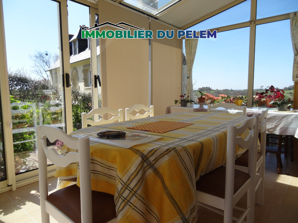 Vente Maison Maison 91 m2 avec logement indépendant, jardin et deux garages   Rostrenen Rostrenen