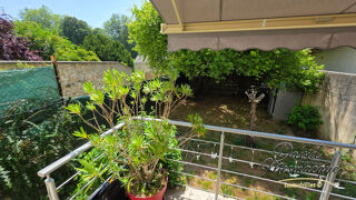 Vente Appartement T2 de 37 m2 en rez-de-jardin - cour boisée, terrasse et cave à Meulan centre Meulan en yvelines