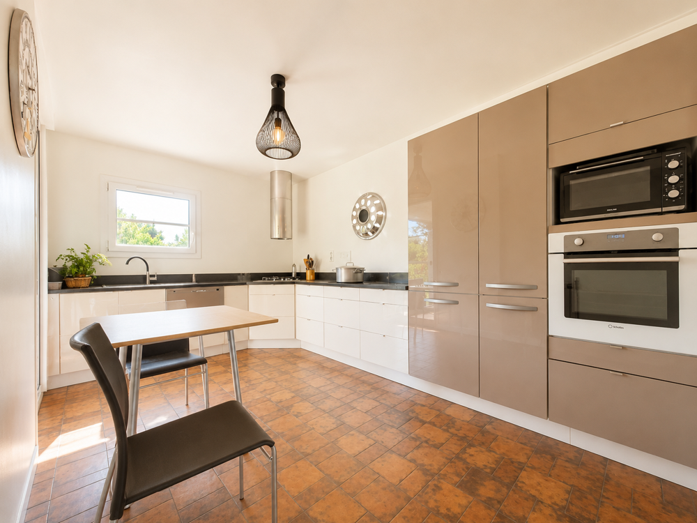 Vente Maison DEMEURE PROVENCALE DE CARACTERE AVEC TOUR, PARC PAYSAGER ET PISCINE Chateauneuf les martigues