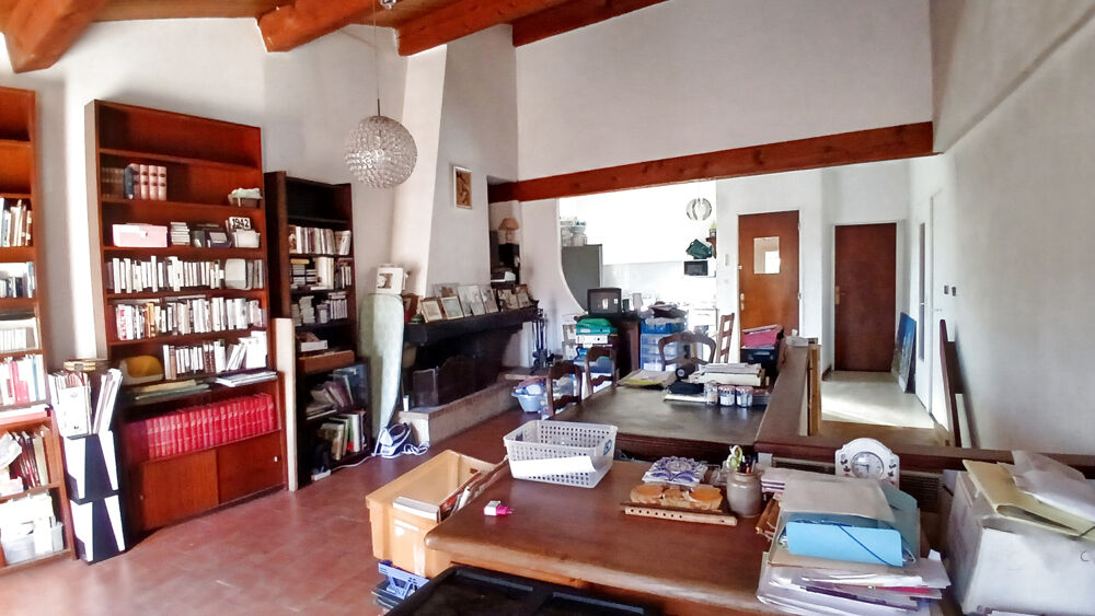 Vente Remise/Grange VIAGER OCCUPE Dame de 82 ans Six fours les plages