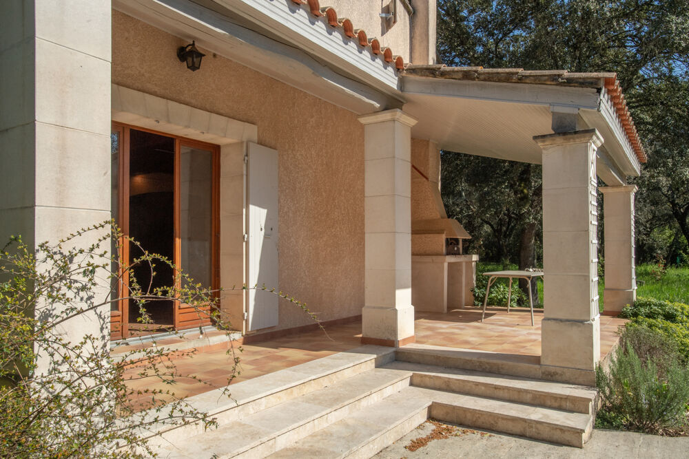 Maison de caractère avec piscine et parc arboré