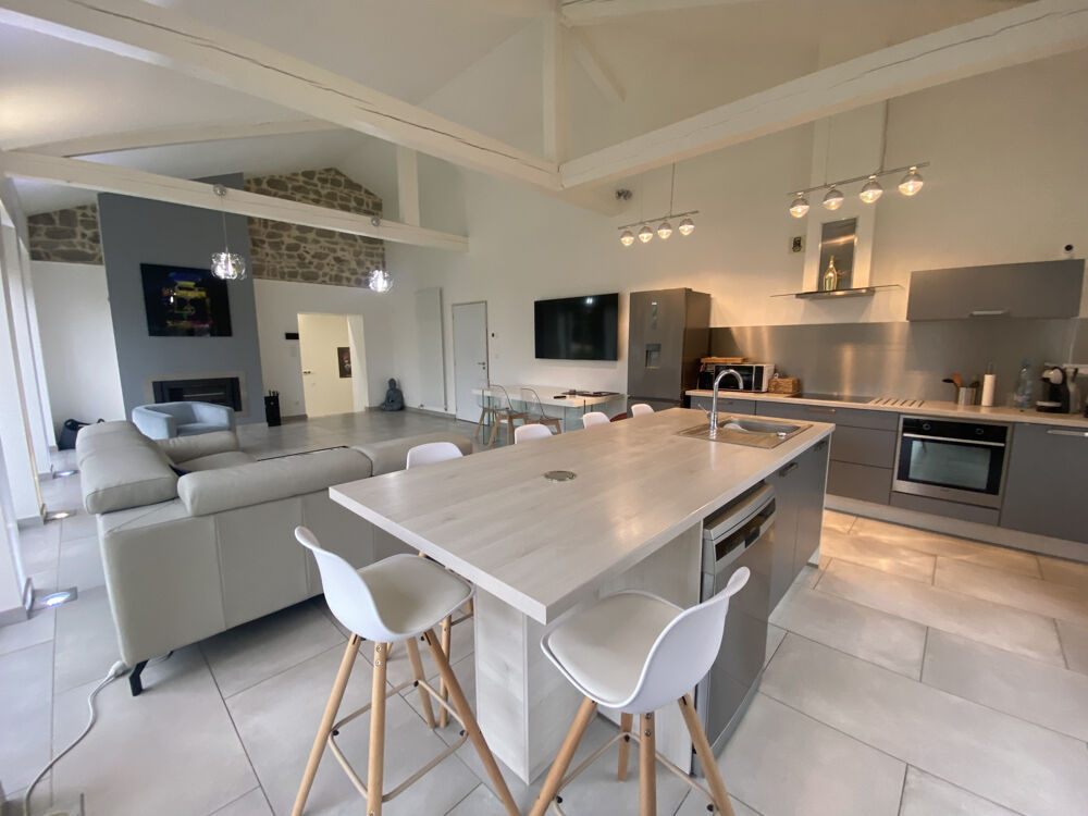 Vente Maison MAISON DE CARACTERE DE 216 M2  SUR 1400M2 DE TERRAIN CONSTRUCTIBLE Montbrison