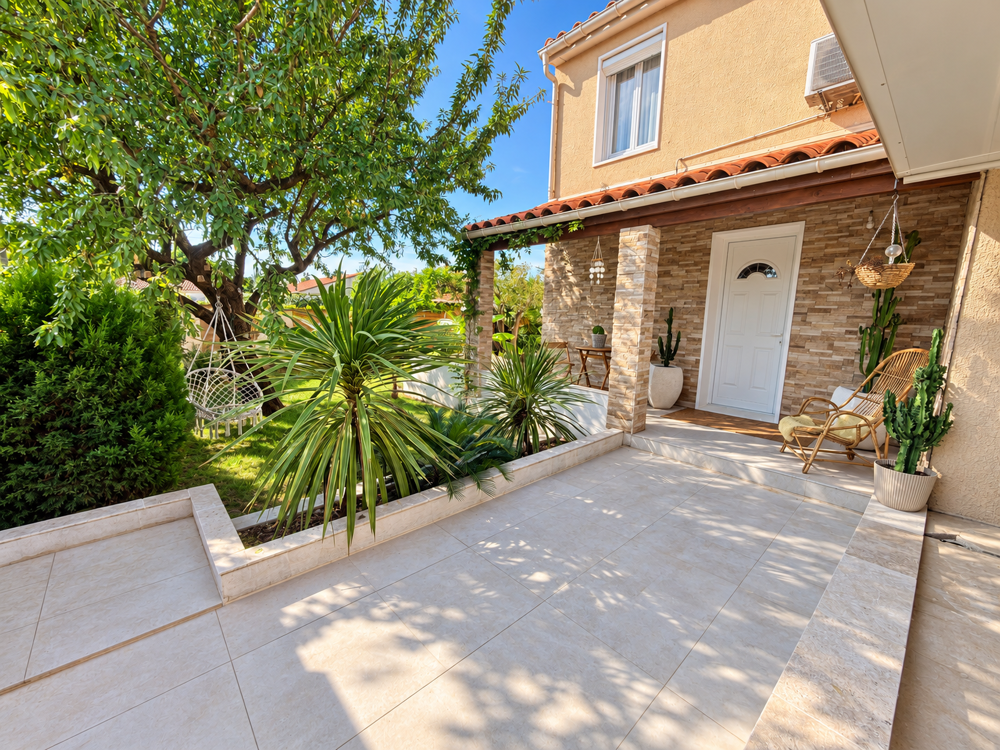 Vente Maison Villa 3 facesT4, R+1, de 117 m2 habitables avec Piscine et Garage St laurent de la salanque