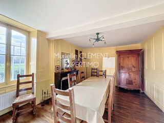  Maison à vendre 11 pièces 330 m²