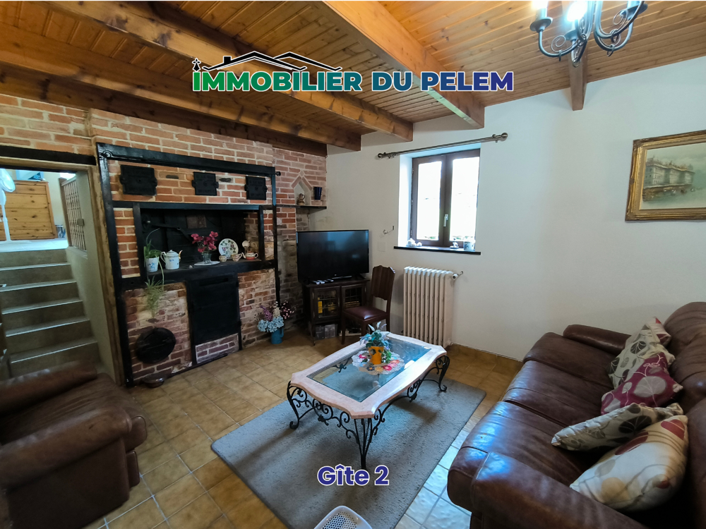 Vente Maison À Locarn, cette maison cache deux gîtes et un ancien four à pain Locarn