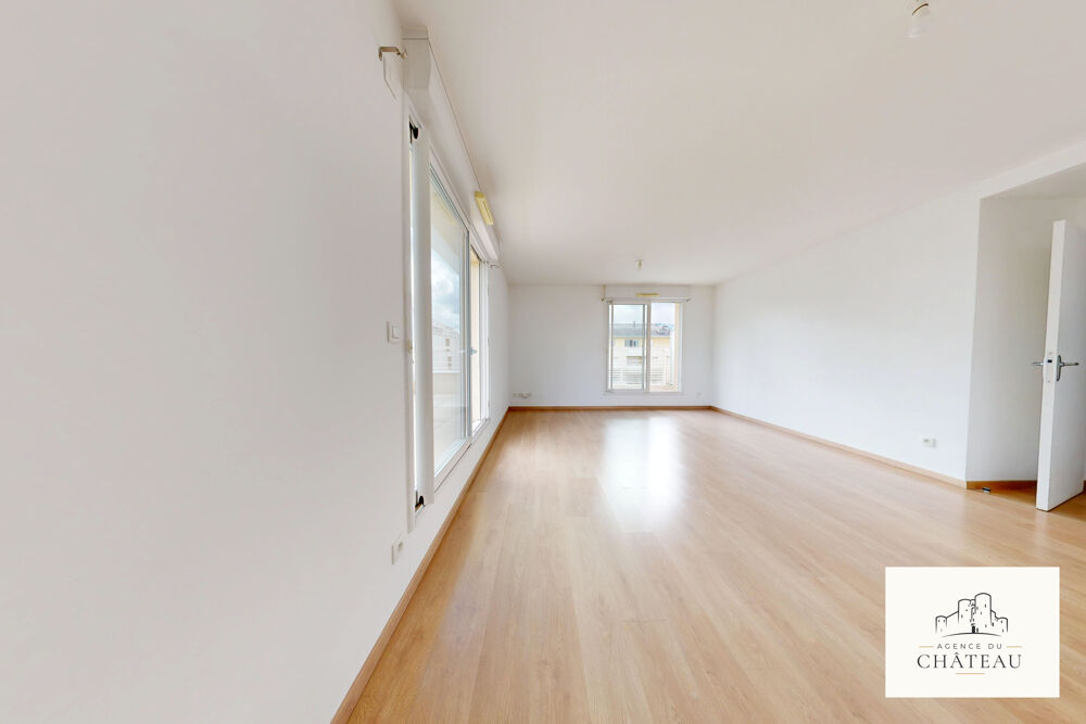Appartement 3 pièces avec terrasses Au coeur du centre dAvrillé