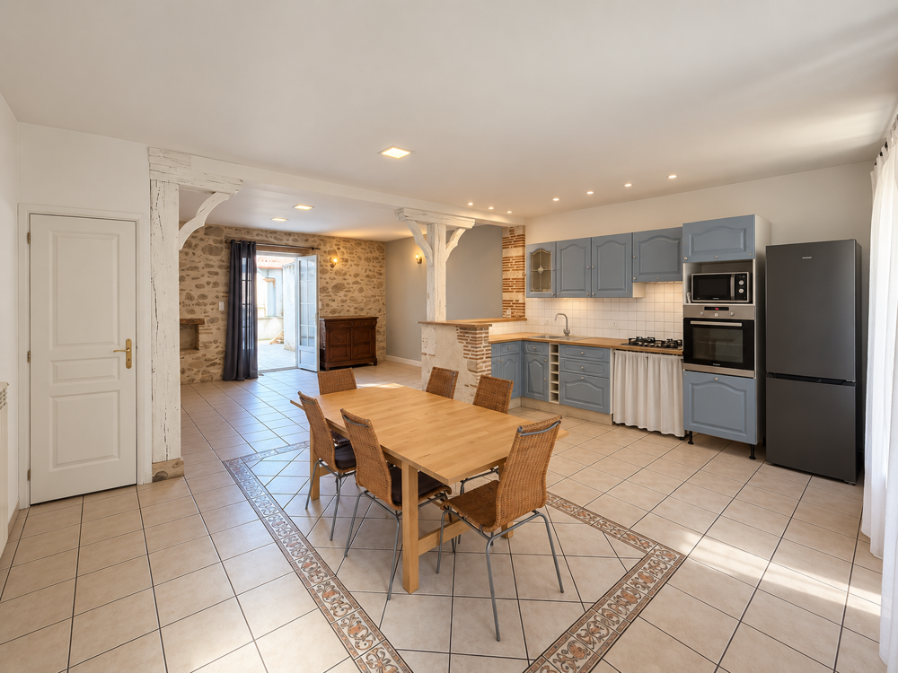 Vente Maison MAISON 134 M2 5 CHAMBRES TERRASSE ET DOUBLE GARAGE Astaffort