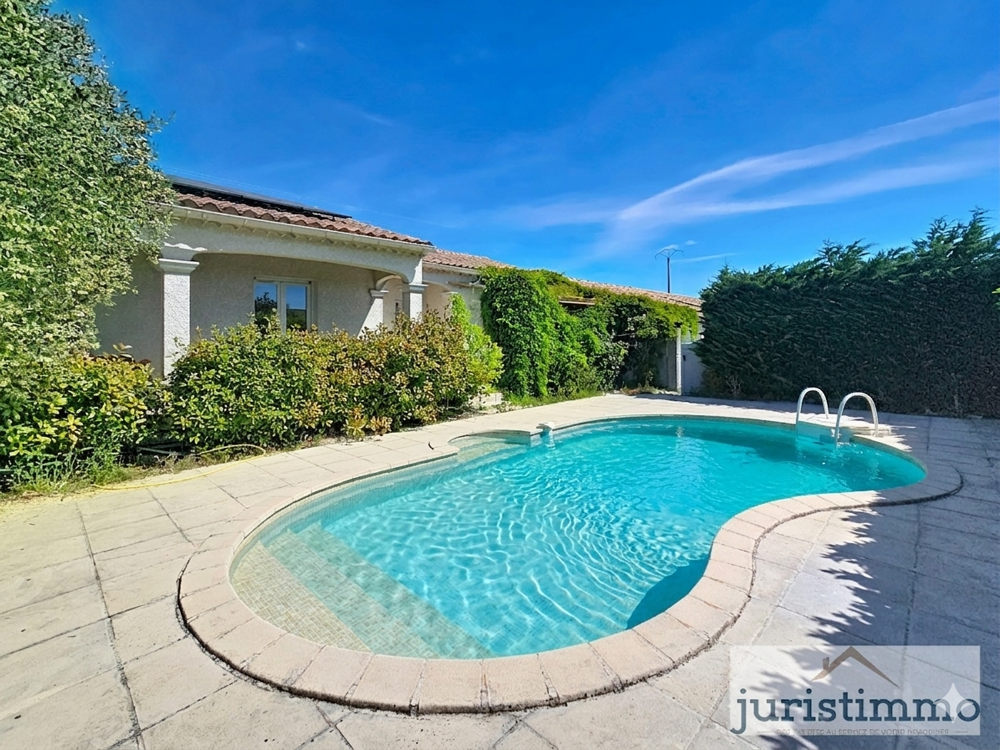 VILLA dans lotissement calme avec 4 chambres piscine et garage