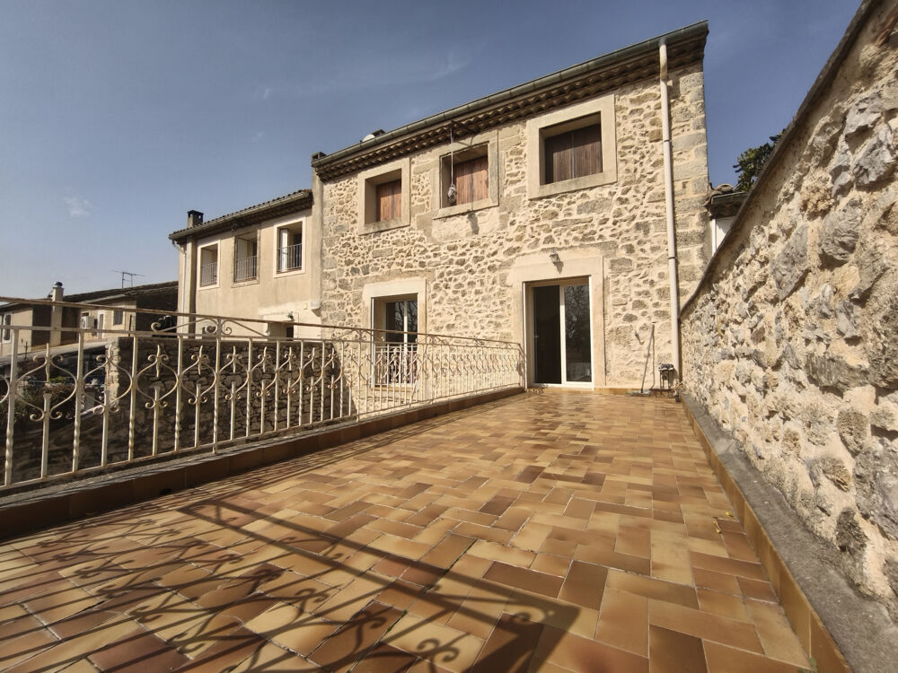Vente Propriété/Château Maison Vigneronne R+2 de 230m2 avec garage de 120m2 et jardin de 400m2 Gigean