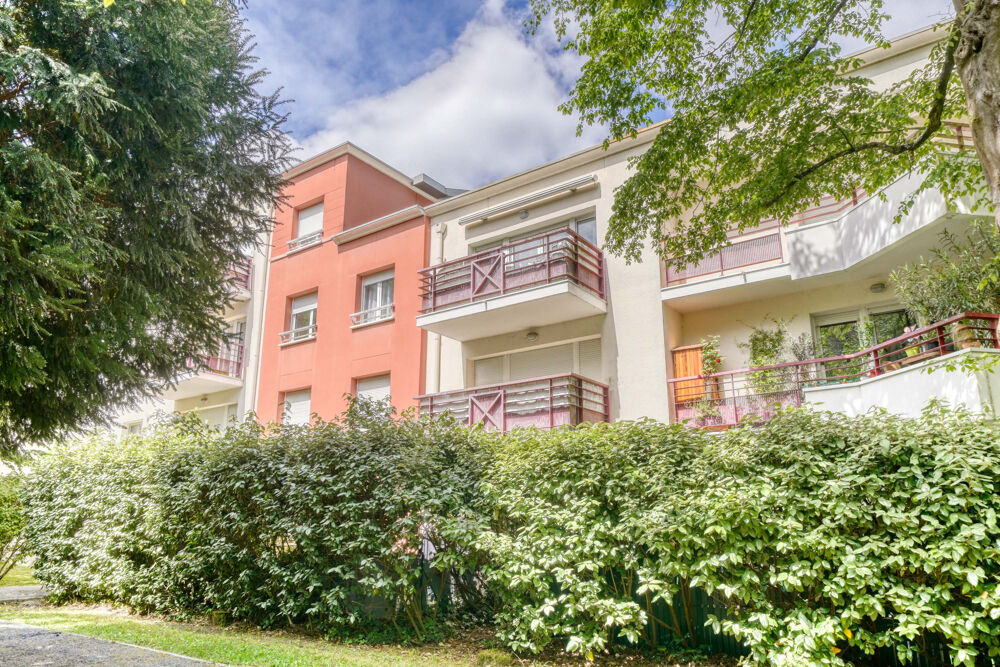 Appartement 4 pièces de 71m2 Carrez avec balcon et 2 parkings