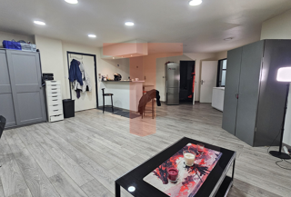   À vendre   Local professionnel de 173 m2 avec 6 parkings privatifs Bergson/Cité du design St etienne