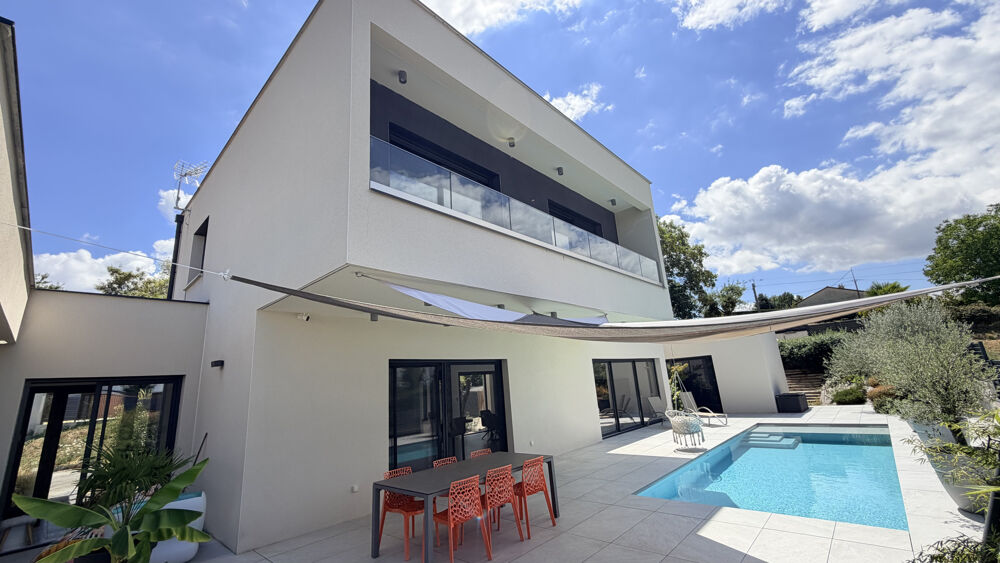 Vente Maison Villa contemporaine de 190m2 sur 1000m2 de terrain et piscine proche du centre ville Monistrol sur loire