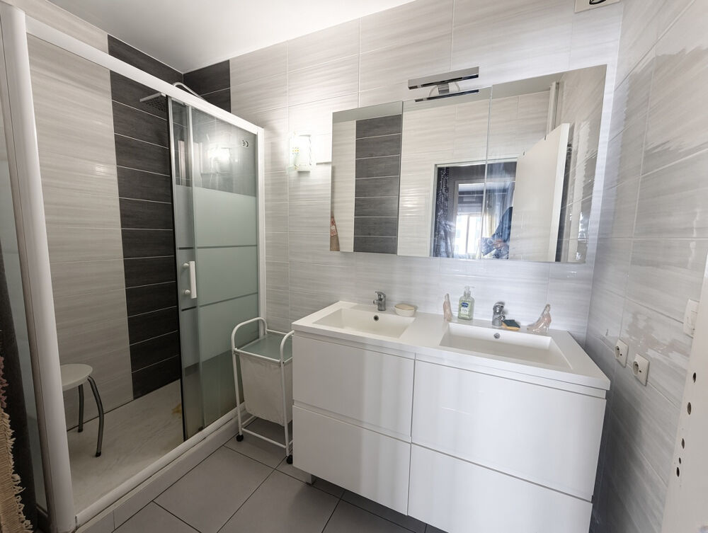 Vente Appartement T3/4 de 81 m2 au 5e étage Clermont-Ferrand, rue du Château des Vergnes Clermont ferrand