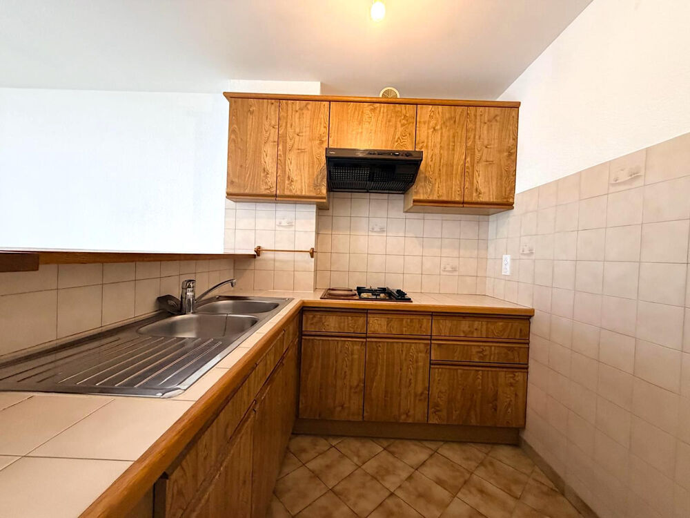 APPARTEMENT T2 AVEC TERRASSE ET PARKING A 2 PAS DU CENTRE VILLE
