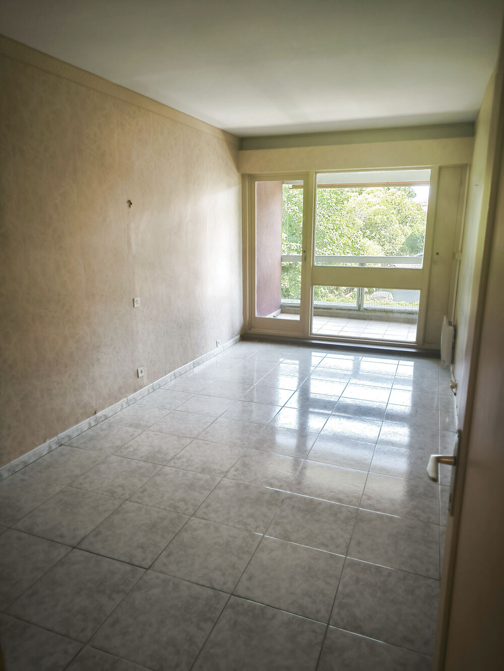 Vente Appartement À Orange(84100) CENTRE au  CALME T4 STANDING  113 m 2 avec  3 chambres résidence  sécurisée+ GARAGE 18m2 /CAVE Orange