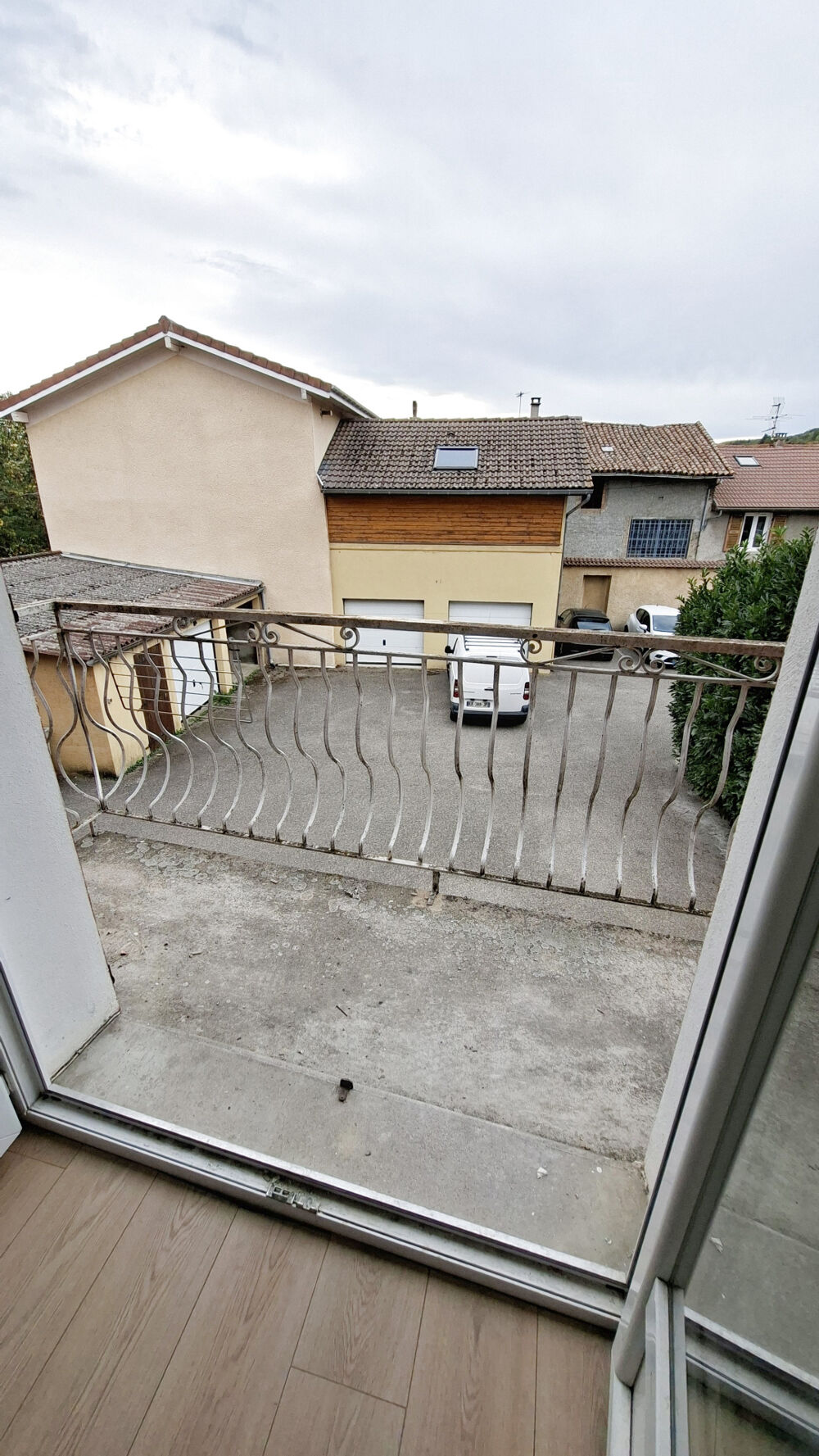 Studio de 30m2 + balcon + 1pl de parking privatif.