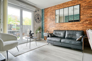 Vente Appartement Pierrelaye superbe 3 pièces, 2 chambres, jardinet, 2 parkings sous sol Pierrelaye