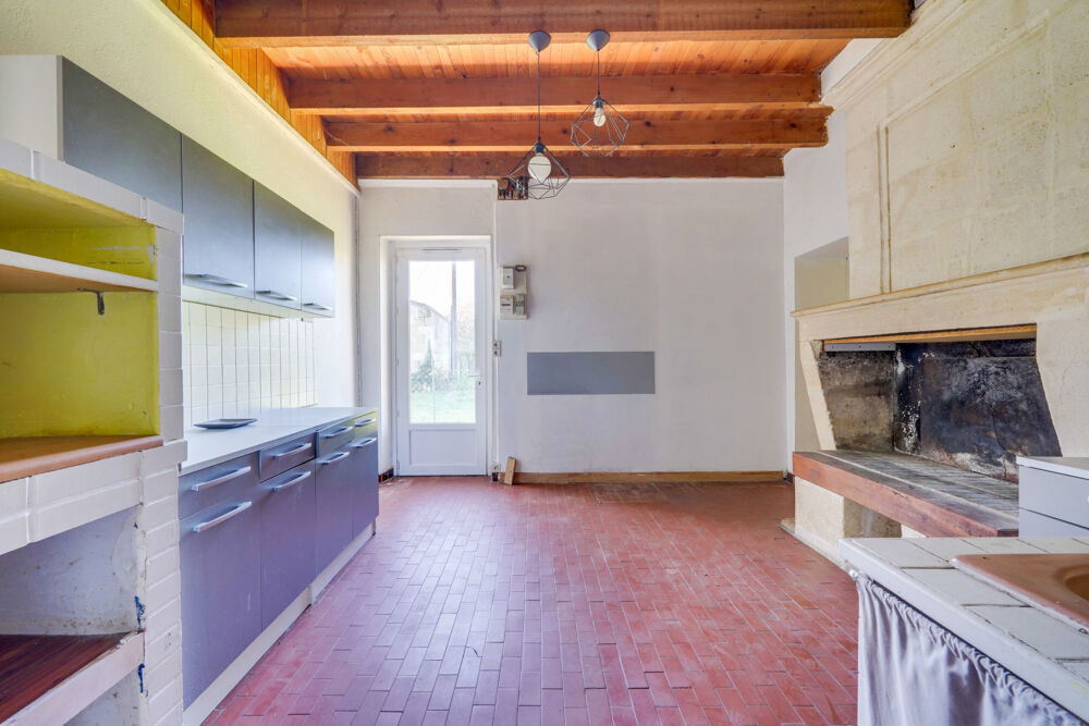 Vente Maison Maison 4 pièces en R+1 de 97m2 habitables avec jardinet Salignac