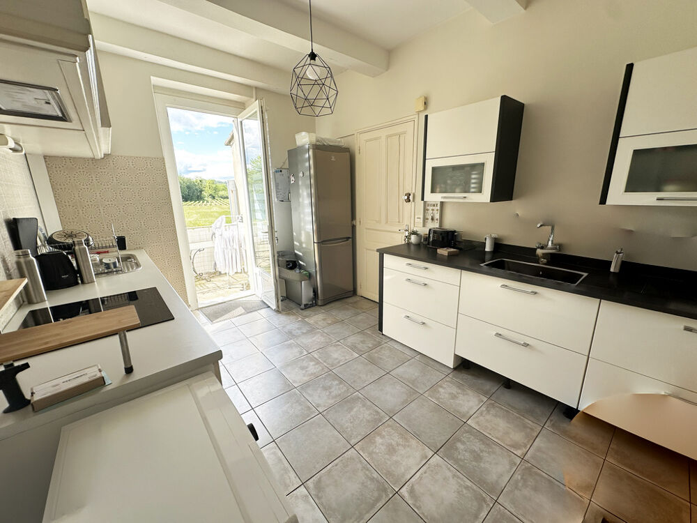 Vente Propriété/Château Bien atypique de 812 m2 couvert Nimes