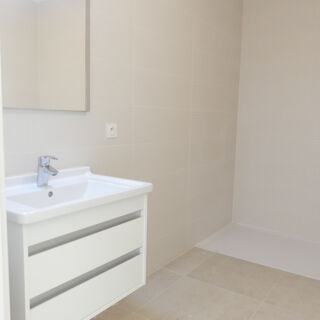 Vente Appartement RÉS!DENCE CALME T2 55 m2 TERRASSE 17m2 PARKING ET CAVE Aix en provence