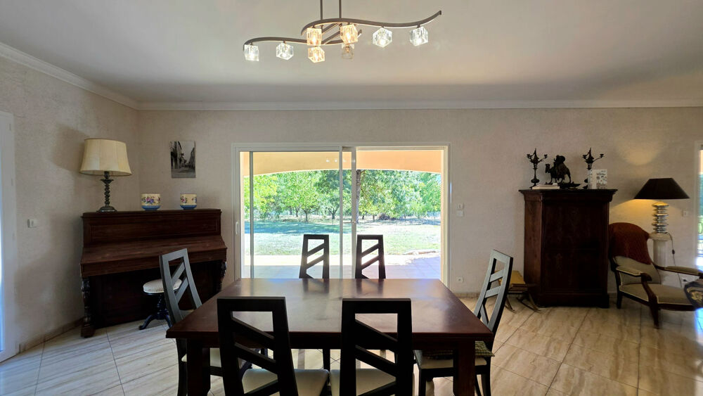 Vente Maison MAISON T5 - 153M2 PROCHE DES COMMODITES AVEC TERRAIN DE 2859M2 ET GARAGE / MONTREAL Montreal