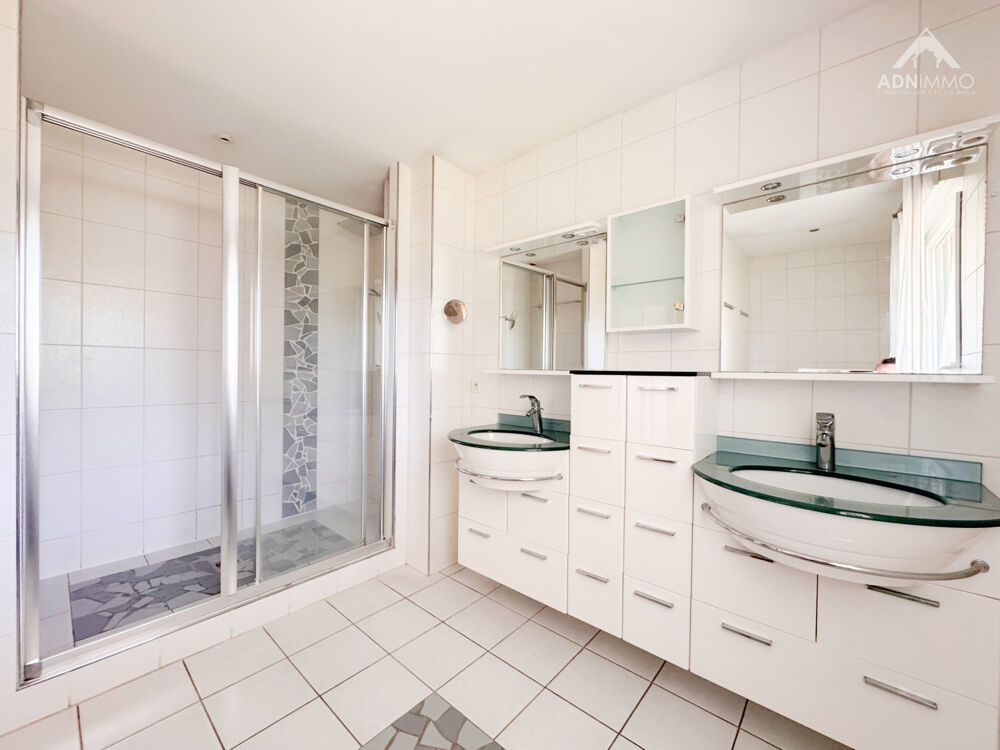 à vendre  Maison Saint-Genis-Pouilly (01630)