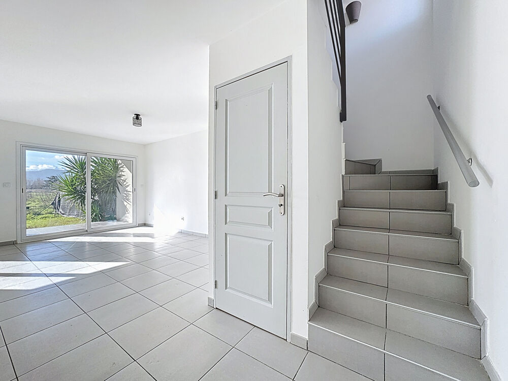 Vente Duplex/Triplex Duplex T3 avec jardin privatif - 2 parkings - Proche des plages   249 000 € Ghisonaccia