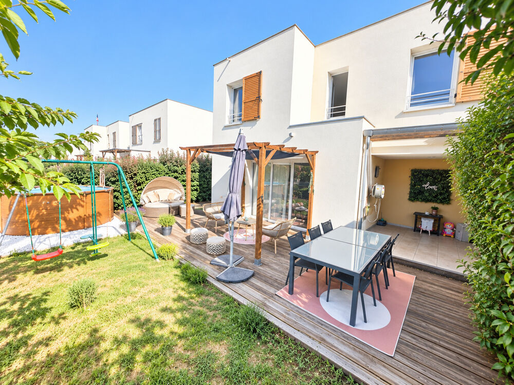 Maison de type 4 en R+1 construite sur une parcelle de 283 m2 Meyreuil 13590