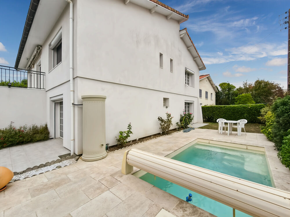 Vente Maison Maison T6 de 160m2 avec garage, piscine et jardin Auch