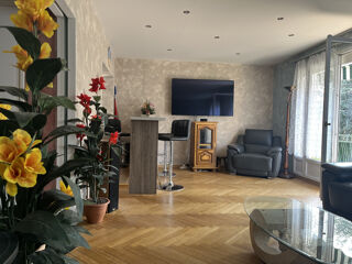  Maison à vendre 10 pièces 182 m²