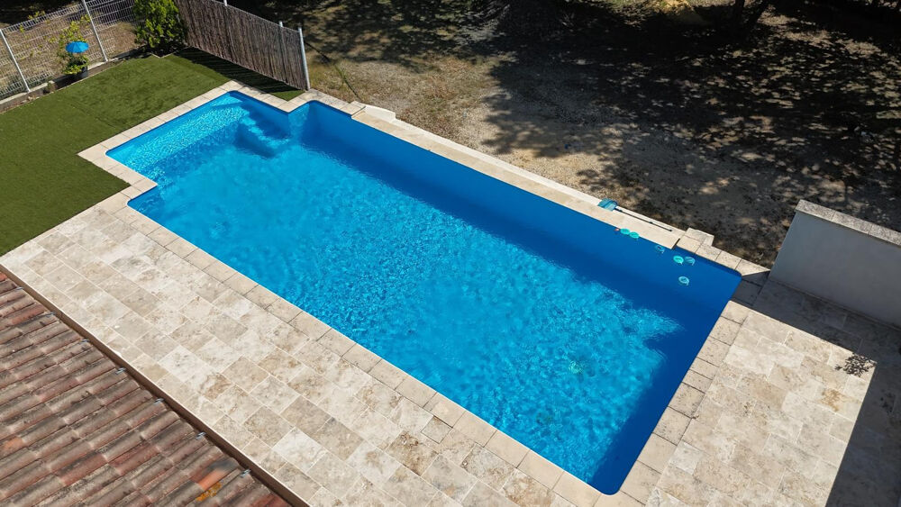 Grande Maison avec Piscine à Débordement à Uchaux sur 3000m2