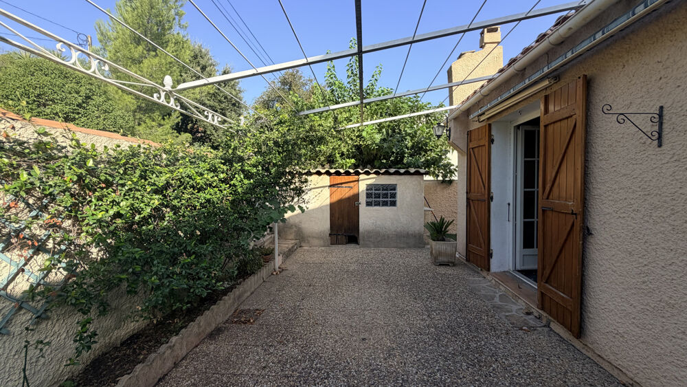 Vente Maison Vente Maison au calme avec terrasse et garage à La Ciotat dans un havre de paix La ciotat