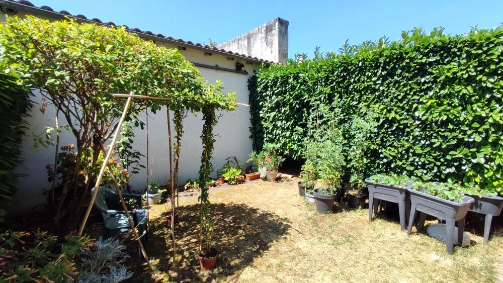 Vente Maison Maison de village avec coin de jardin et garage Crazannes