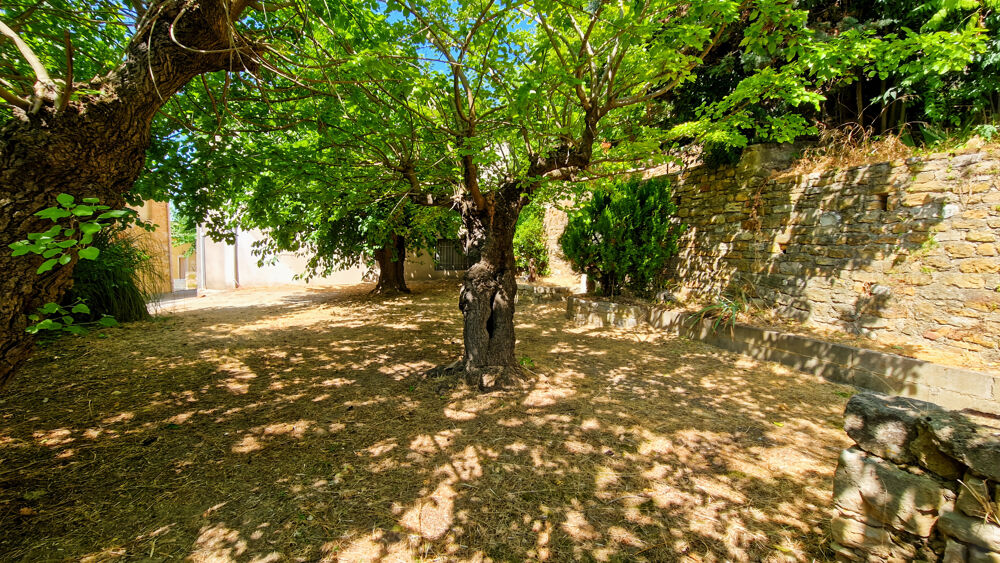 Vente Maison A vendre à 6 km d'Uzès, authentique maison de village avec dépendances et jardin Uzes