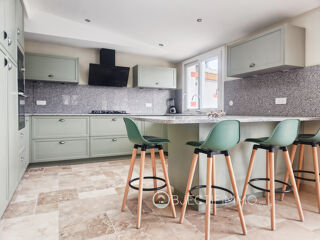  Maison � vendre 10 pi�ces 250 m�