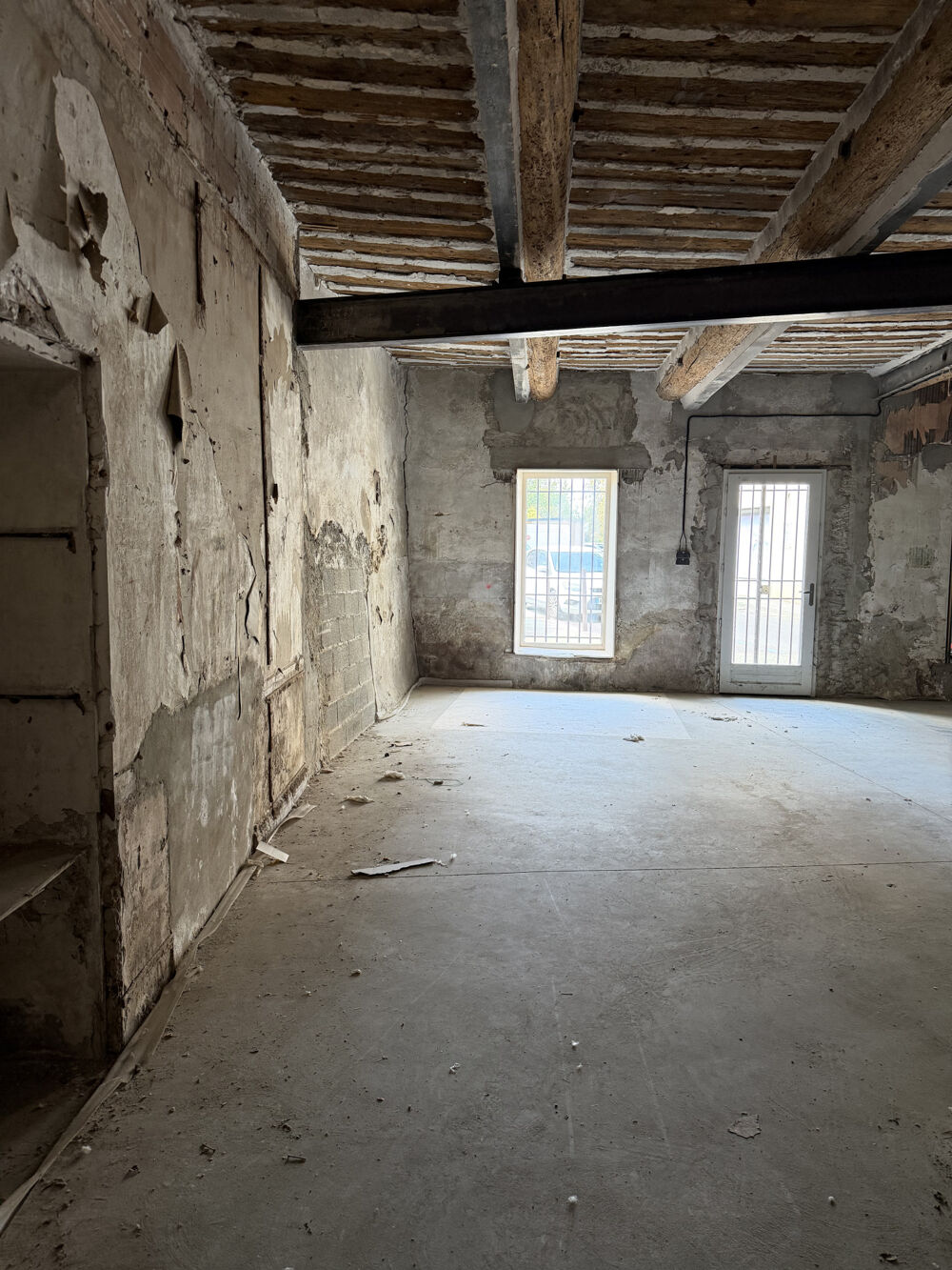 Plateau brut de 62 m2 au Rez de chaussée